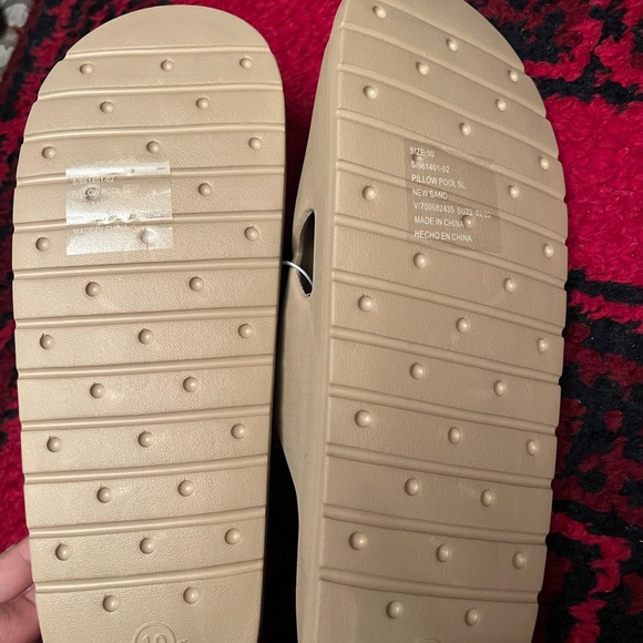 NWT Gap sandals - Picture 2 of 2